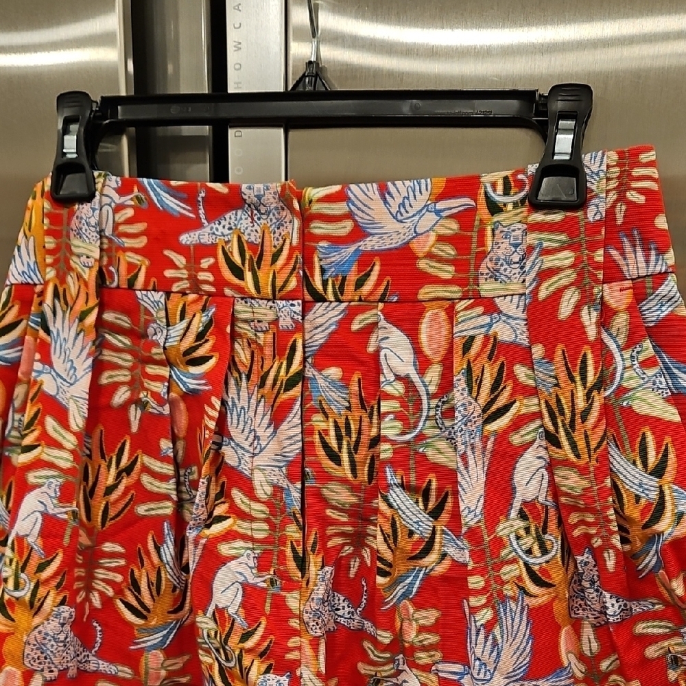 💕FARM RIO💕 Tropical Suingue Cuffed Red Shorts  ~ Small S NWT - Picture 3 of 10